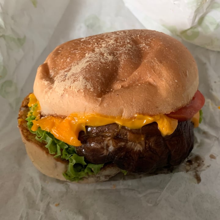 review photo of nomVnom Bistro PCT Burger shared by @d7000 on 06 Feb 2021 - review