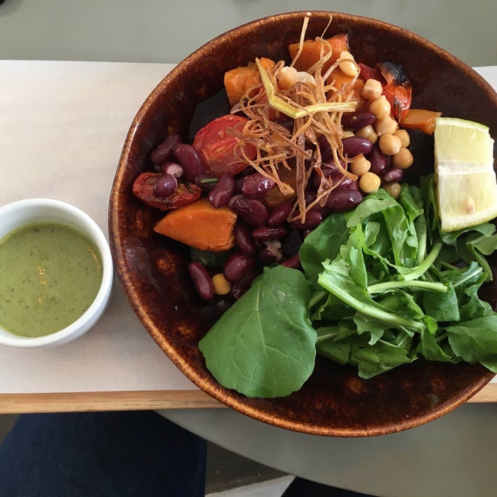 review photo of Ou Meul Bakery & Farmstall Botriver Grilled Vegetable And Chickpea Salad shared by @annabrooke on 18 Oct 2021 - review