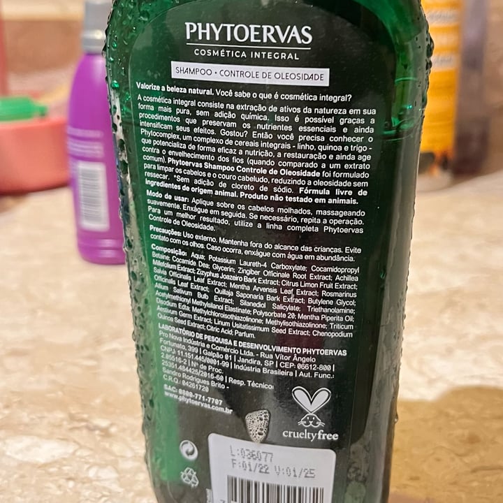 photo of Phytoervas Shampoo Controle De Oleosidade - Gengibre E Menta shared by @biacmuller on  06 May 2022 - review