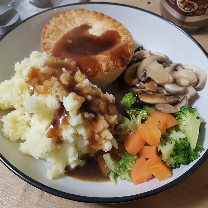 review photo of Pukka Pies Minced steak and onion pie shared by @immy on 17 May 2021 - review
