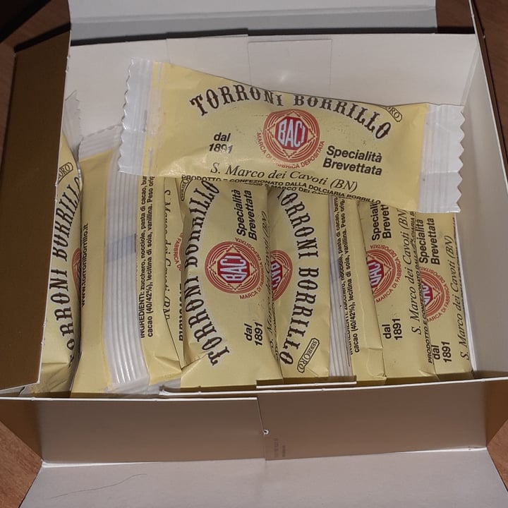 review photo of Dolciaria Borrillo Torroni al cioccolato shared by @carmenveg on 07 May 2022 - review