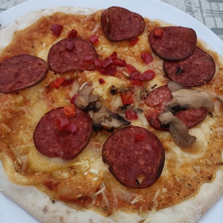 review photo of Verdino Pizza pepperoni shared by @arwenelenglin on 17 Jun 2022 - review