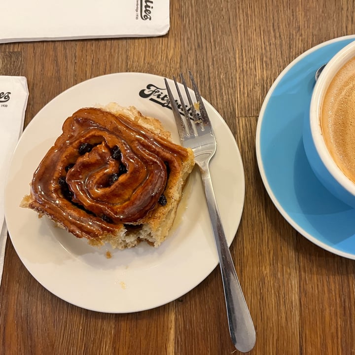 review photo of Fitzbillies Chelsea bun shared by @devineoleary on 02 Jan 2022 - review