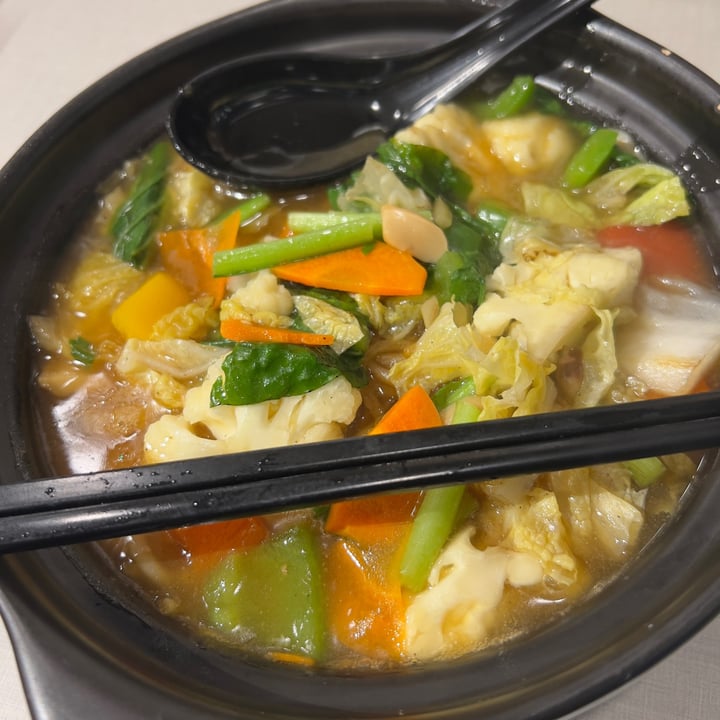 photo of D’life orchard gateway Claypot Noodles shared by @vegan-ravana on  24 Jul 2022 - review