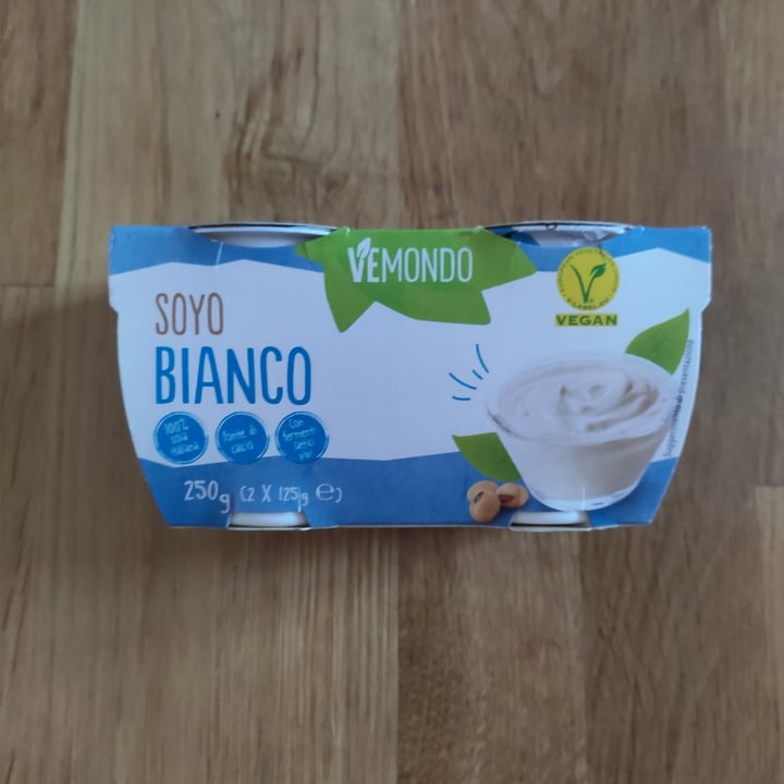 photo of Vemondo Soya bianco yogurt shared by @makino on  07 Apr 2022 - review