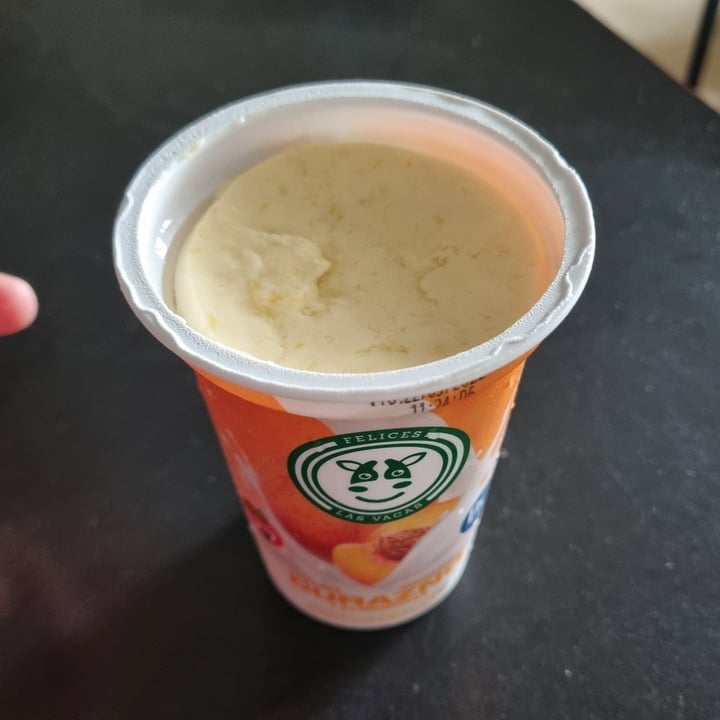 review photo of Felices Las Vacas Yogur de Almendras y Durazno shared by @johana-arce on 28 Jul 2022 - review
