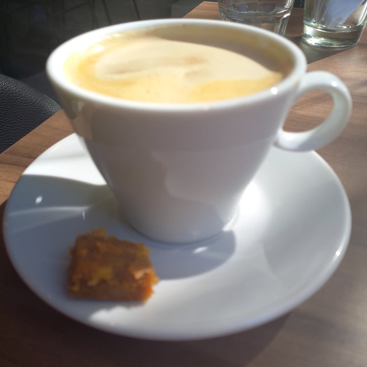 photo of Eluá café-bistrot Latte shared by @maracarolina on  30 Apr 2022 - review