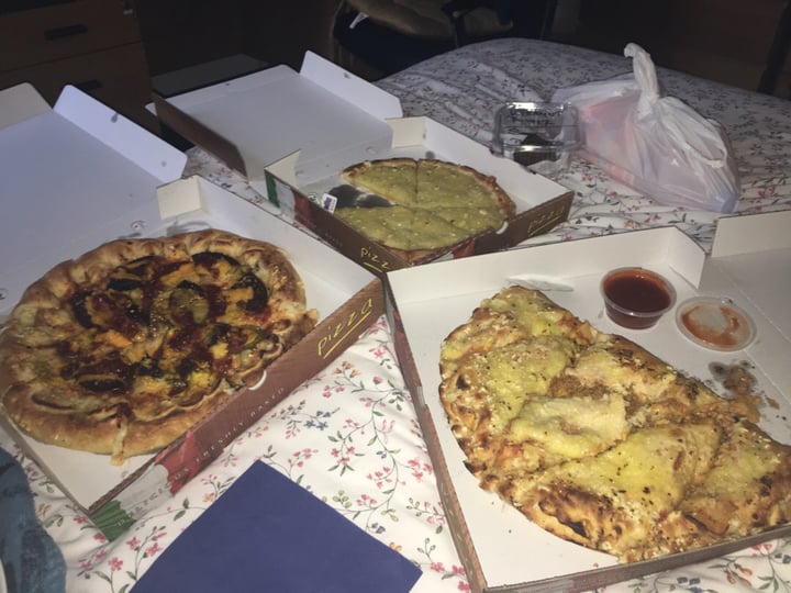 photo of Pizzaholic Pizza shared by @carbigail on  27 Dec 2019 - review