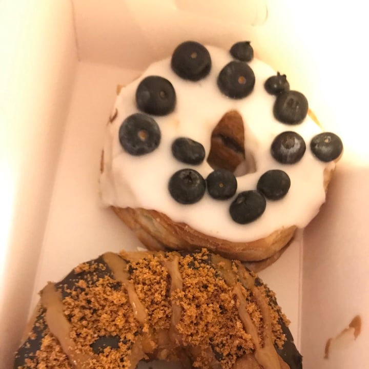 review photo of Royal Donuts Kassel Vegan Donuts shared by @johannski on 03 Jan 2021 - review