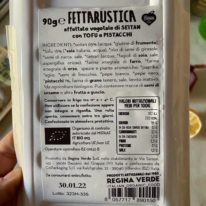 photo of Regina Verde Fettarustica con tofu e pistacchi shared by @misosoup on  15 Jan 2022 - review
