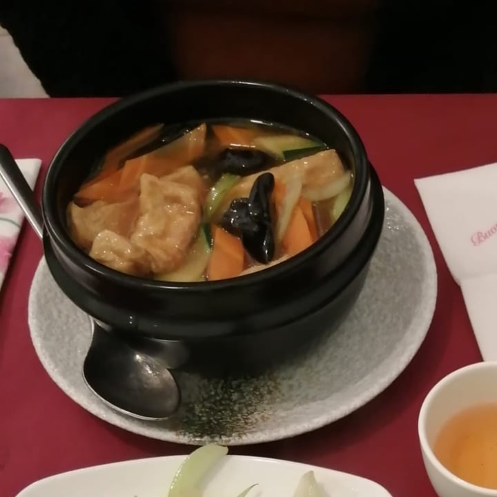 photo of Asian restaurant TON LU REN 中餐厅 tofu al tegamino con verdure shared by @lucelice on  09 Nov 2022 - review