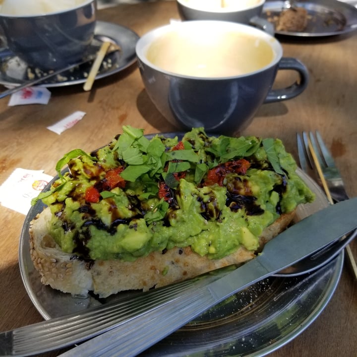 photo of Cuervo Café Avocado Vegan Toast shared by @daniellaliberman on  06 Dec 2020 - review