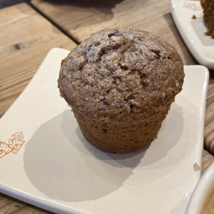 photo of Le Pain Quotidien Muffin de moras shared by @inespressable on  16 Oct 2022 - review