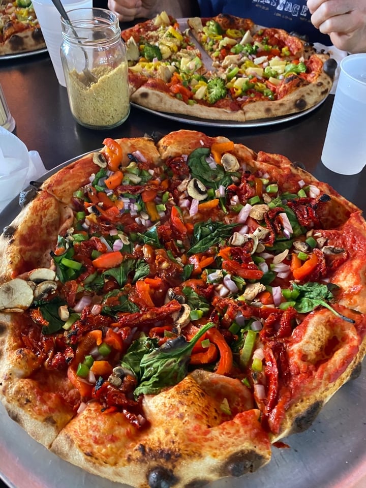 review photo of Mellow Mushroom Vegan pizza shared by @davesveganadventures on 06 Apr 2020 - review