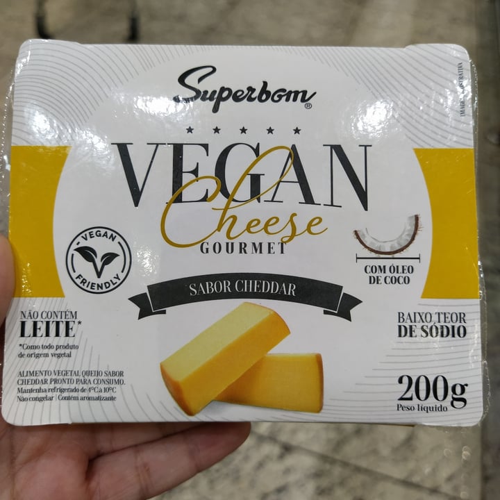 review photo of Superbom Queijo Cheddar shared by @lucienepm on 09 May 2022 - review
