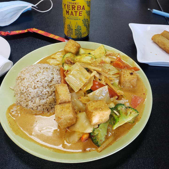 photo of BANGKOK EXPRESS THAI & SUSHI Red Curry Tofu shared by @cpreasha on  03 Feb 2021 - review