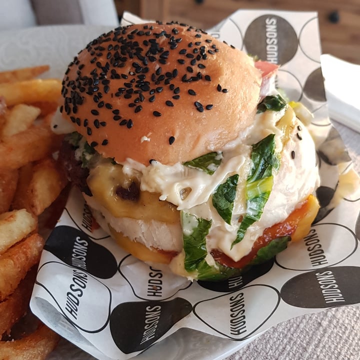 photo of Hudsons The Burger Joint (Parkhurst) The Infinity Burger shared by @tbarnes89 on  10 Aug 2020 - review