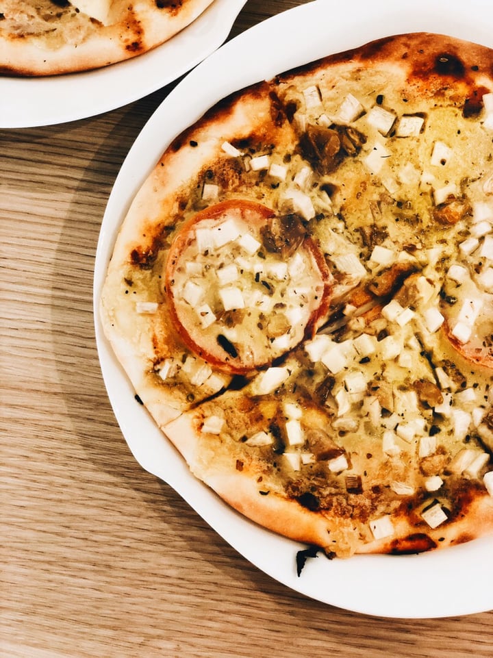 photo of WS Deli Experience Store Truffle Porcini Funghi Pizza shared by @consciouscookieee on  30 Apr 2019 - review