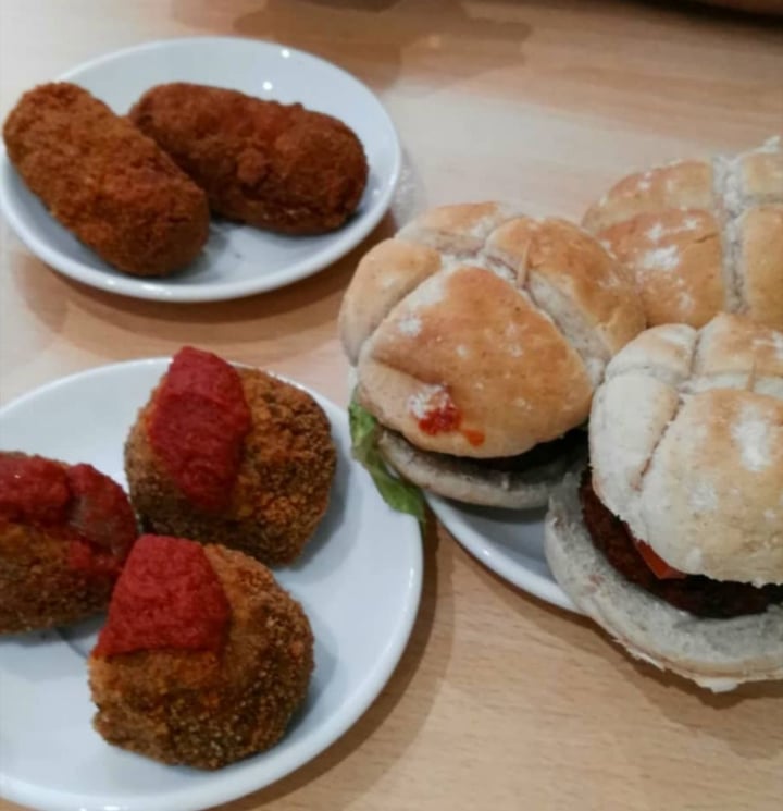 photo of A Flama Pinchos de croquetas, albóndigas y mini hamburguesas shared by @lauranne on  15 Aug 2019 - review