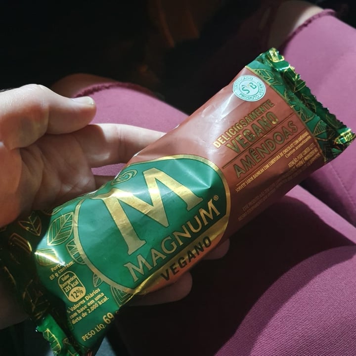 photo of Magnum Vegano De Amêndoas shared by @vivianmaximo on  08 Oct 2021 - review