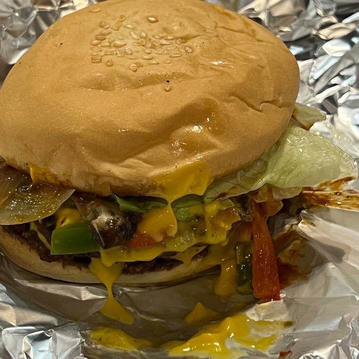 photo of Amazon Vegan Amazon Cheeseburger ZeroBeef shared by @eripyon on  01 Jan 2022 - review