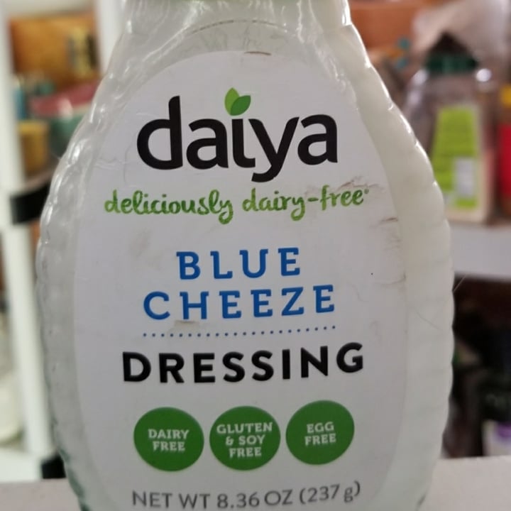 review photo of Daiya Daiya Blue Cheeze Dressing shared by @ldbrochu on 14 Nov 2020 - review