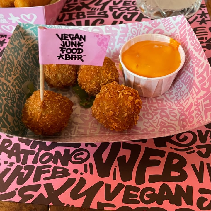 photo of Vegan junk food bar Rotterdam Crunchy Mac & Cheeze Betterballs shared by @julyn on  12 Oct 2022 - review