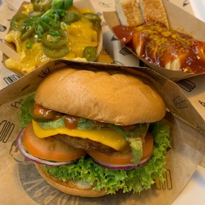 photo of Vincent Vegan Cheese Burger shared by @hanzibananzi on  27 Jul 2020 - review