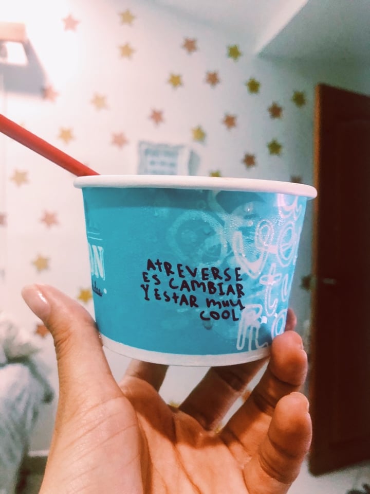 review photo of Heladería Bolton (Envigado) Helado Mora Y Chocolate Amargo shared by @estefaniaossa on 20 Jan 2020 - review