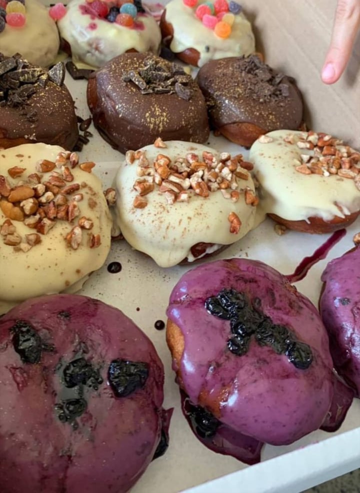 photo of Rumsy's Noose Doughnut Assortment Box shared by @chloekingdom on  19 Jul 2019 - review