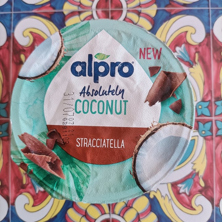 photo of Alpro Absolutely Coconut Stracciatella shared by @bibidibobidibb on  18 Jul 2022 - review