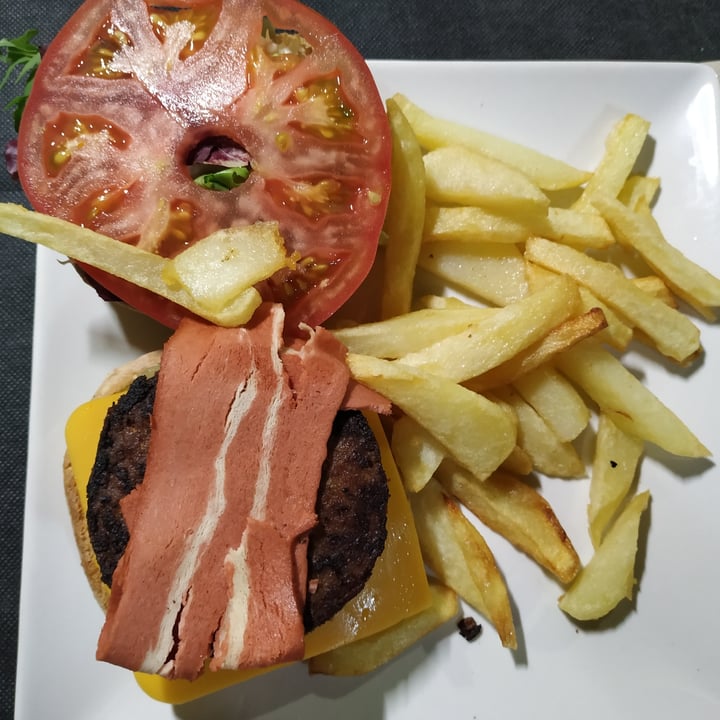 photo of V DE VEGETTA Beyond Burger shared by @runa on  28 Jun 2020 - review