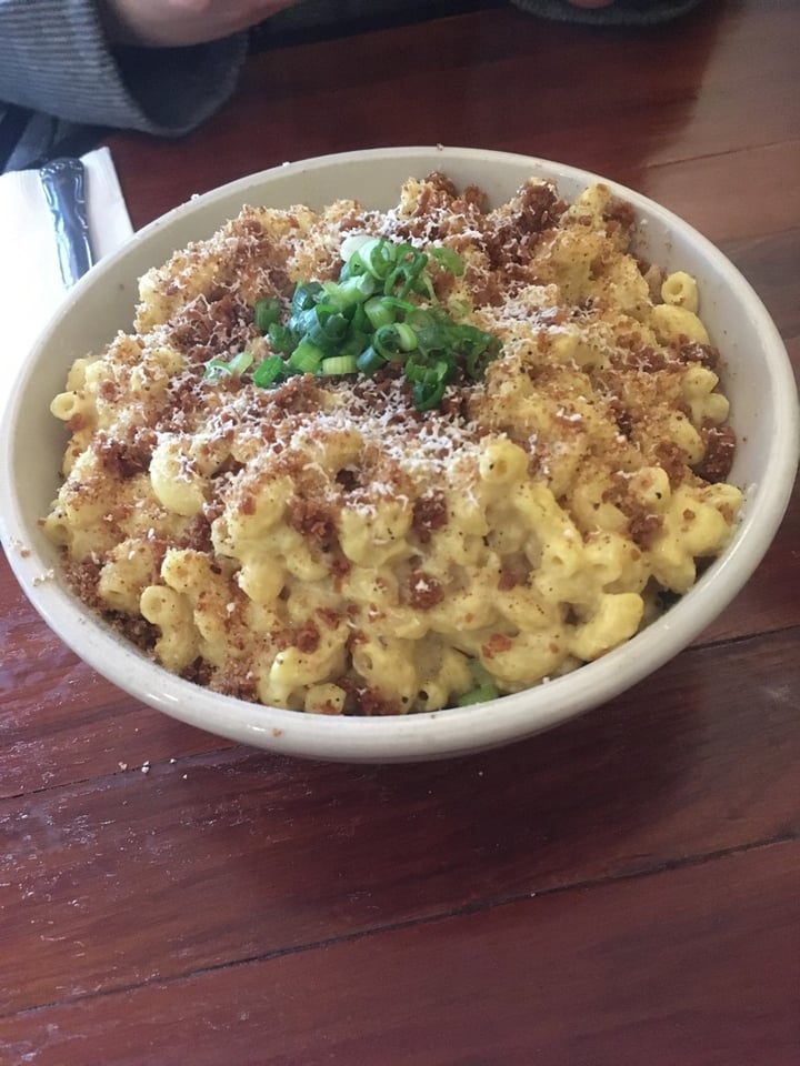 review photo of Vtopia All Vegan Restaurant & Cheese Shop Mac n cheese shared by @thomascliquetisvegan on 25 Mar 2020 - review