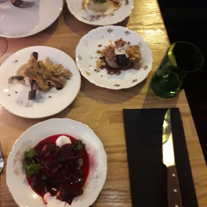 photo of Restaurant Magu Jerusalem artichoke, horseradish cream, buckwheat granola
Black salsify, wild mushroom caramel, chives
Smoked beetroot, seaweed caviar, feta mousseline
Roasted kohlrabi, satay, tamarind glazed nuts shared by @veganhelsinki on  11 Feb 2022 - review