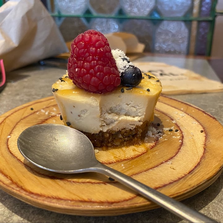 photo of Honest Greens Castellana Macadamia Miso Cheesecake shared by @3agonm on  13 Feb 2022 - review