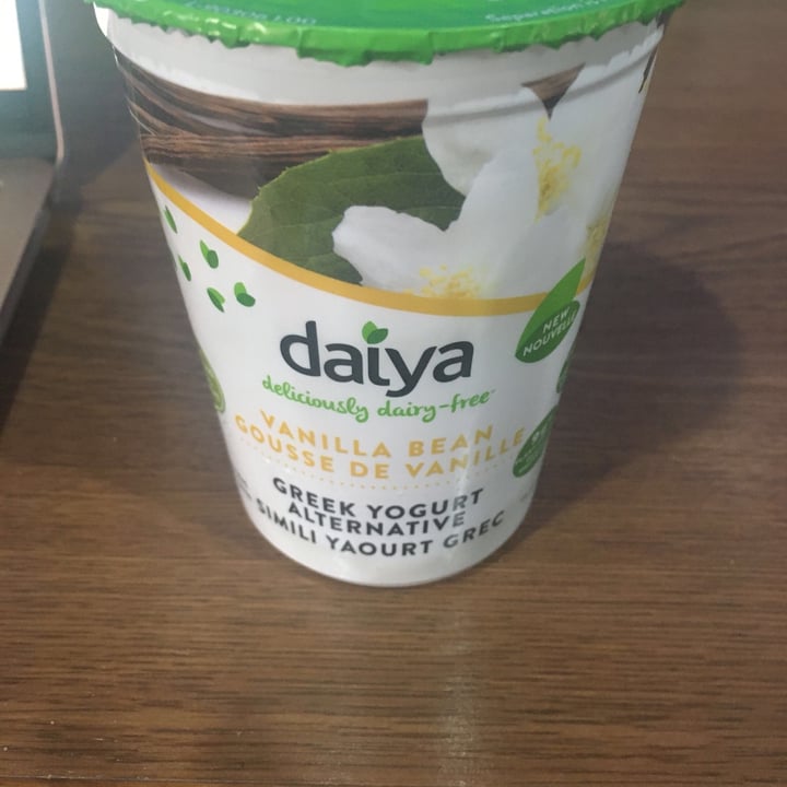 photo of Daiya Vanilla Greek Yogurt Alternative shared by @alexoriol96 on  22 May 2020 - review