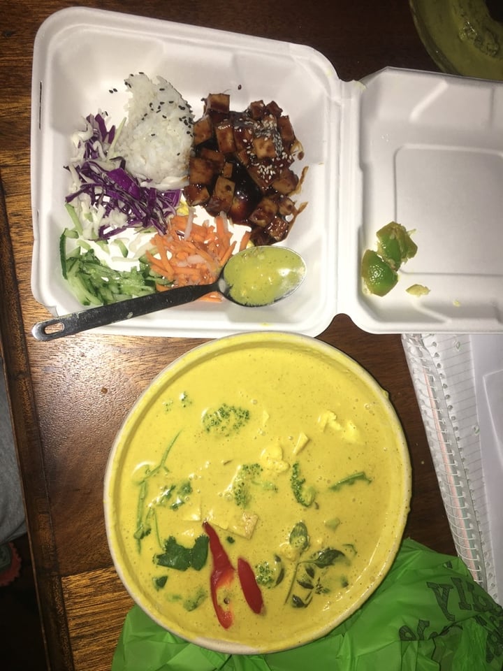 photo of Pink Lotus Eatery Summer curry Cá ri Ga - yellow curry veg shared by @violetandrre on  31 Mar 2020 - review