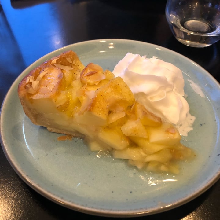 review photo of Thai Keflavik Vegan Apple Pie shared by @asiamontanari on 11 Aug 2022 - review