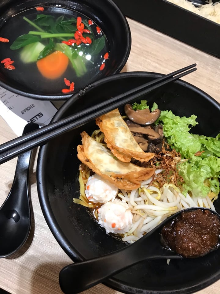 photo of Greendot Bedok Mall Mee pok with gyoza and konnyaku shared by @yuxuan on  22 Nov 2019 - review