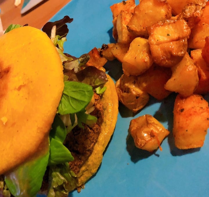 photo of Cookaluzka Arepa-Vurger shared by @yocomovegan on  19 Jul 2020 - review