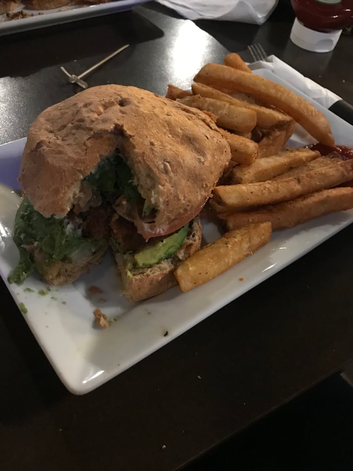 photo of Bo's Bar & Grill Veggie Burger shared by @ambivalentideas on  28 Dec 2018 - review