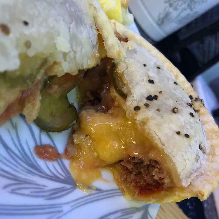 photo of Young Vegans Pie Shop Cheeseburger pie shared by @rhiannondiamxnd on  10 Mar 2021 - review