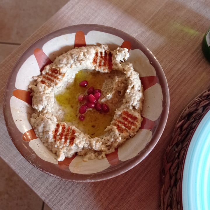 photo of Hommus - Snack Libanese Baba ghanouj shared by @spanish-girl-inmilan on  22 Mar 2022 - review
