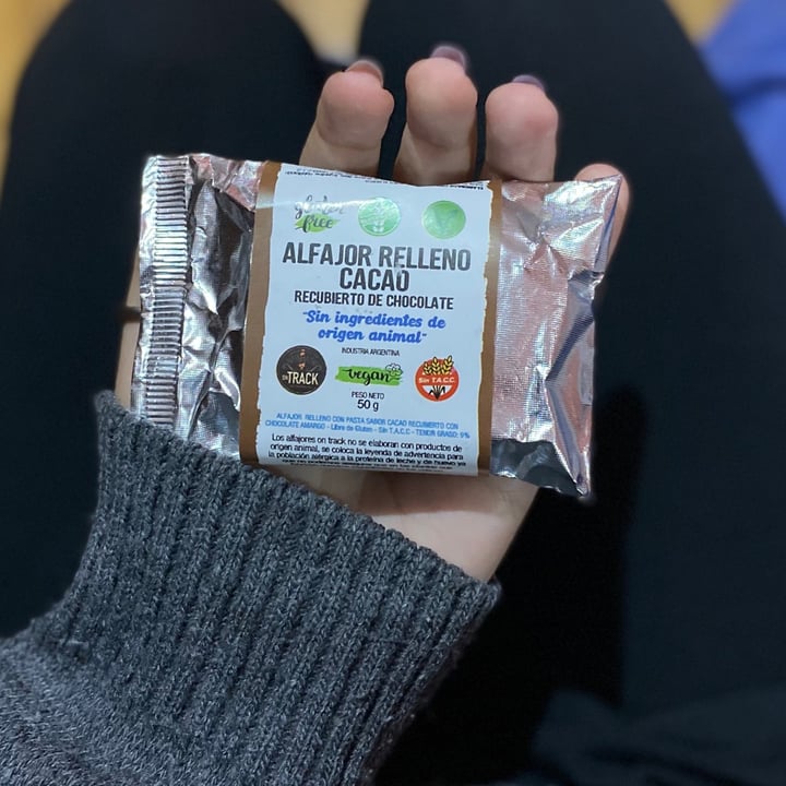 photo of On Track Alfajor Relleno Cacao shared by @bescalante on  20 May 2021 - review