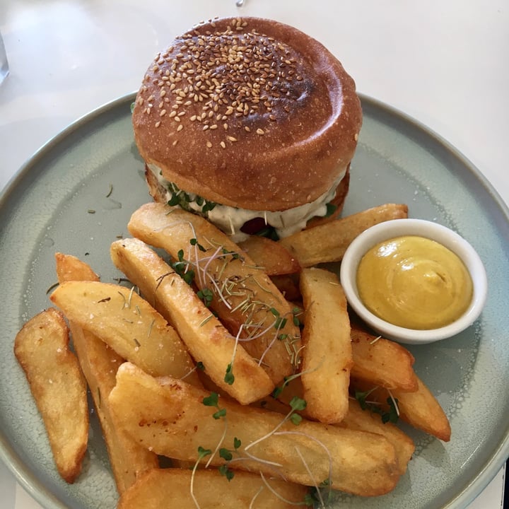 photo of Blended Health Cafe & Catering The Classic Burger shared by @anothersavegan on  10 Sep 2020 - review
