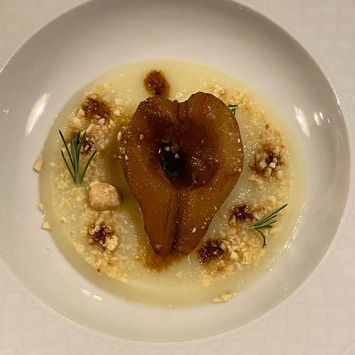 review photo of Ristorante Agrolago vellutata di sedano rapa con pera caramellata, nocciole e rosmarino shared by @giadaalnaturale on 01 Nov 2022 - review