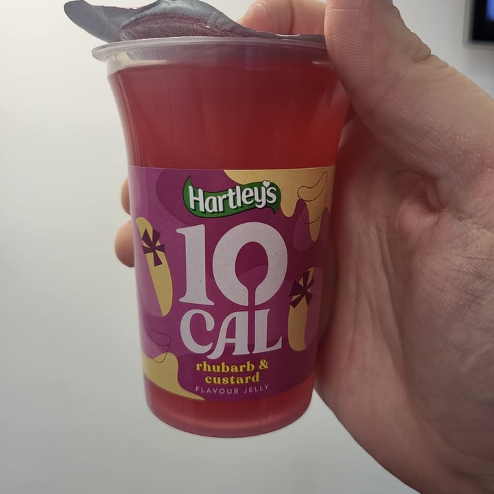 photo of Hartley’s 10 Cal Rhubarb & Custard Flavour Jelly shared by @aveganlifewithjess on  06 Jan 2022 - review