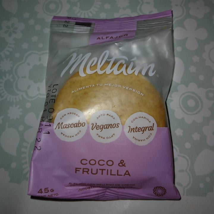 photo of Meltaím Alfajor Coco & Frutilla shared by @rociomontenegr0 on  02 Feb 2022 - review