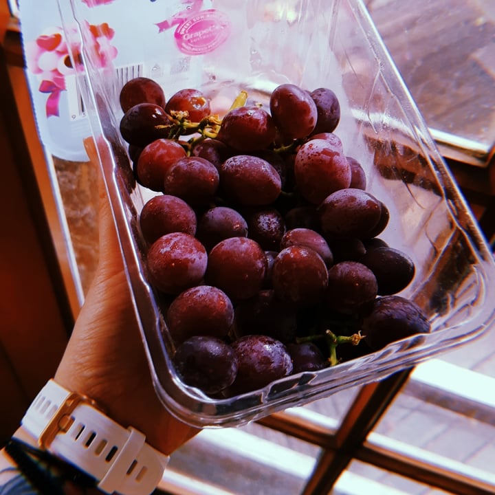 photo of Hellos Candy Hearts Grapes shared by @otherworldcreature on  04 Feb 2021 - review