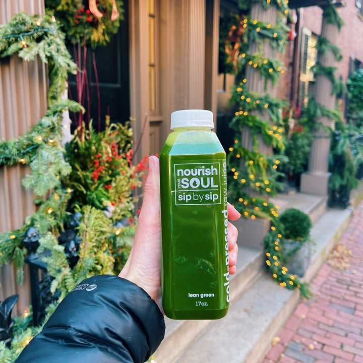 photo of Nourish Your Soul Lean Green Juice shared by @bshade on  20 Dec 2021 - review